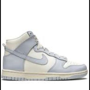 Women’s Nike Dunk